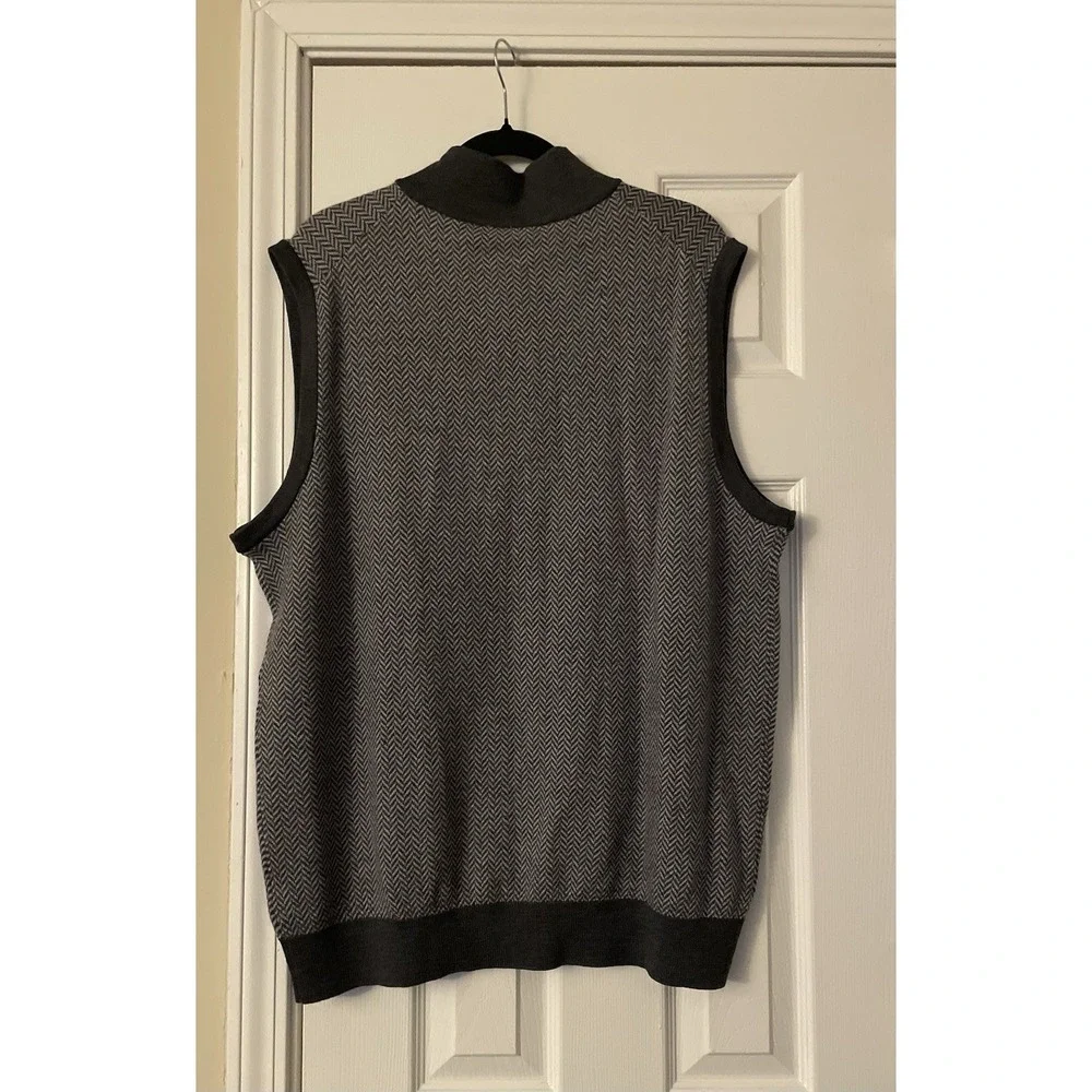 Bobby Jones pullover vest